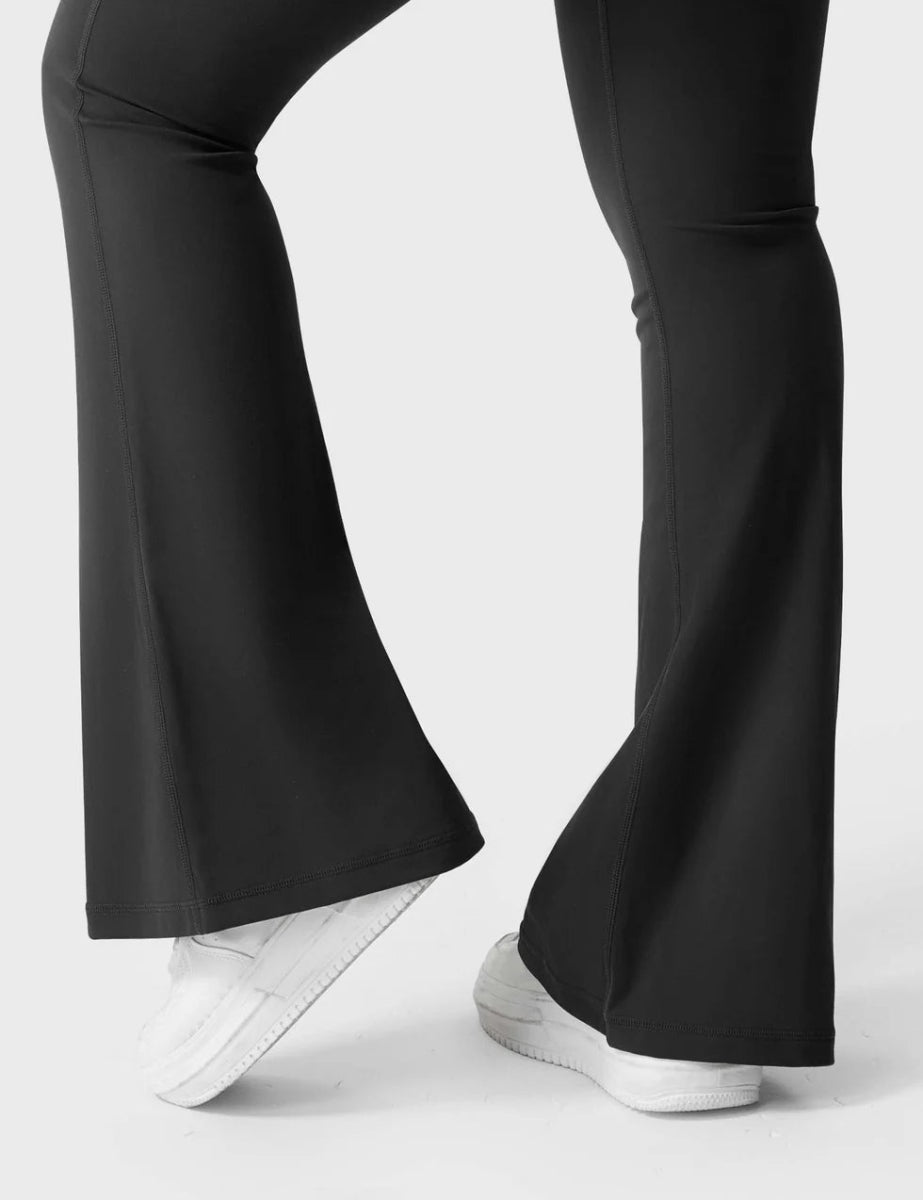 Flow® Flare Leggings – Schwarz - LEVEFIT