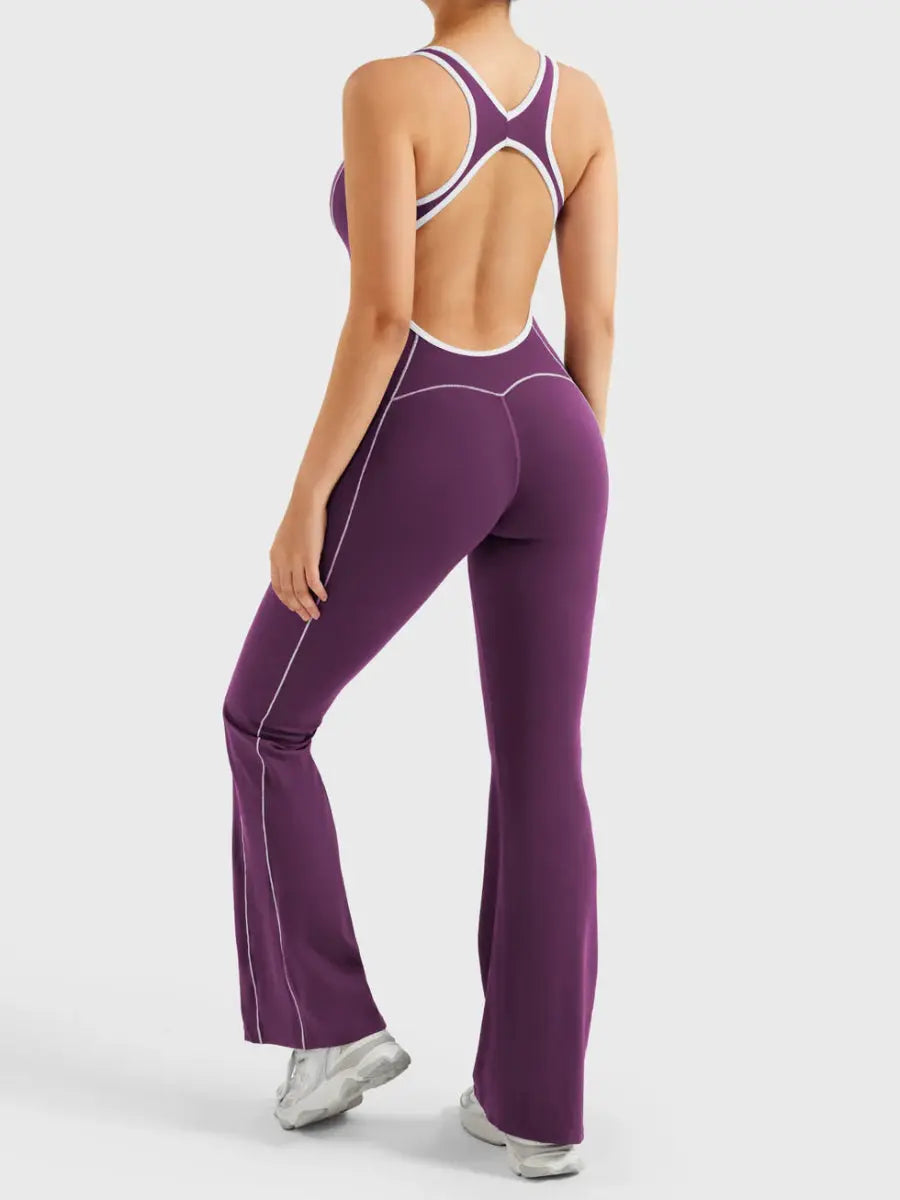 VÉNARA™ kontrastfarvet jumpsuit med udsvungne ben – LEVEFIT