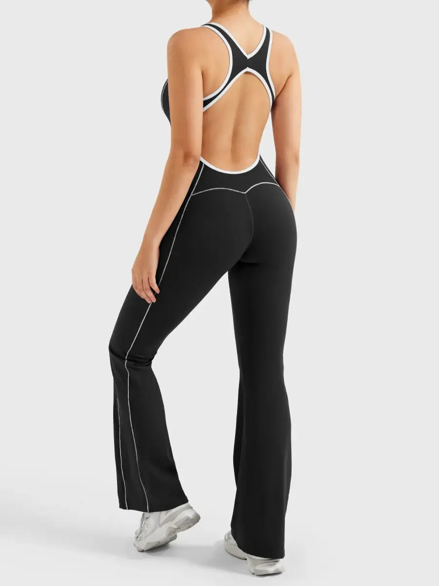 VÉNARA™ kontrastfarvet jumpsuit med udsvungne ben – LEVEFIT