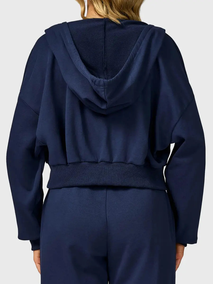 VÉRA™ kort hoodie med lynlås – mørkeblå - LEVEFIT