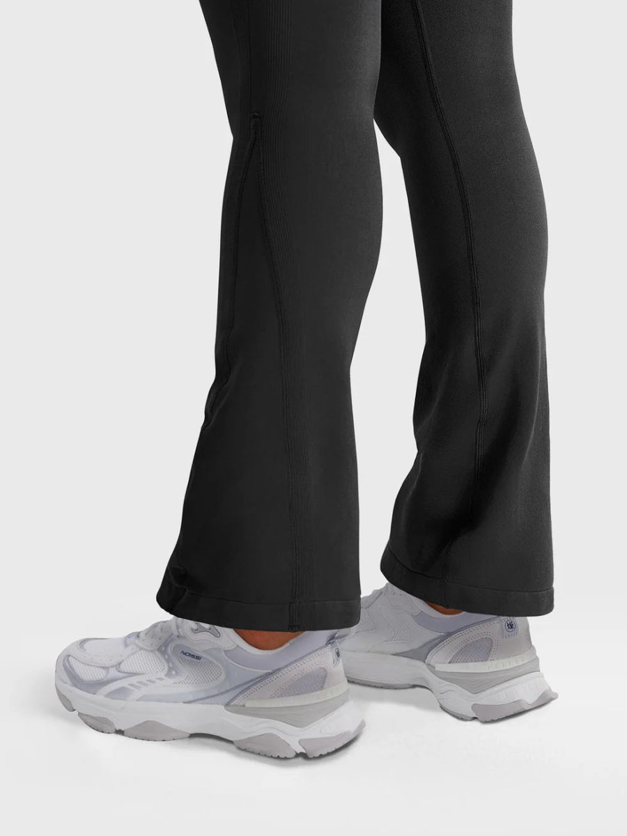 Flow® Mini Flare Leggings – Schwarz (26") - LEVEFIT